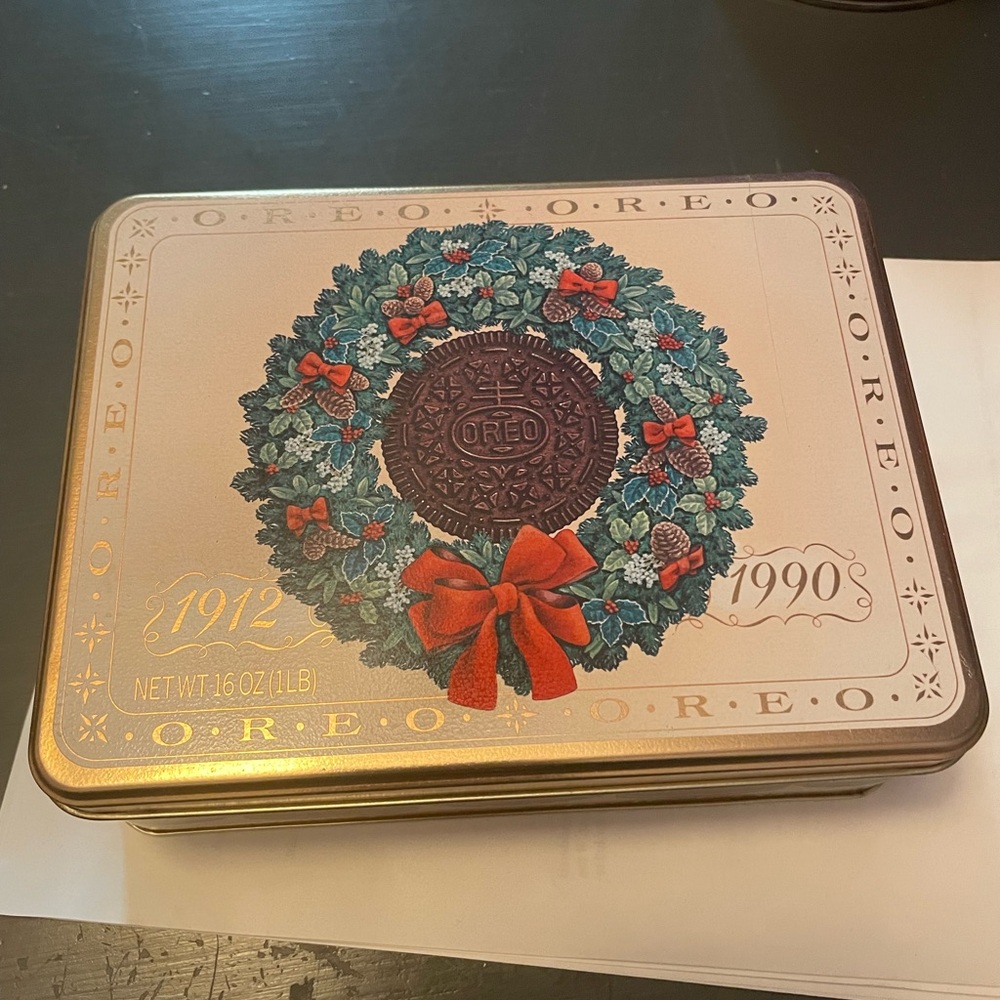 Oreo Decorative Tin with Festive Wreath Design